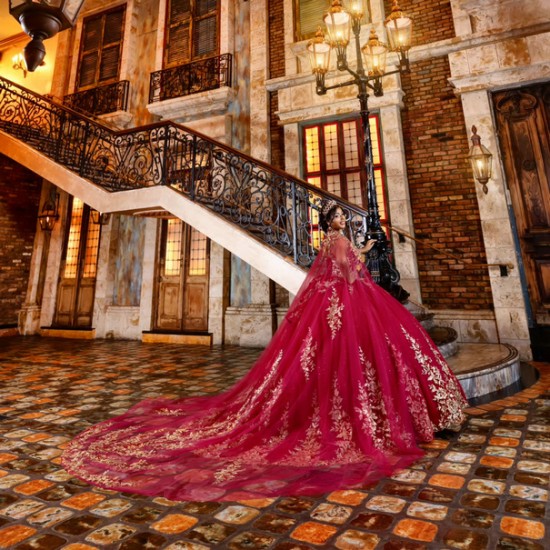 Customized Red Ball Gown Sweet 16 Quinceanera Dresses Lace Up 2025 Evening Formal Party Vestidos De 15 Anos With Cape