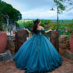 Sheer Bodice Emerald Green Quinceanera Dress Off Shoulder Girls Ball Gown Sweet 16 Dresses Lace Appliques Sweetheart Neck Vestidos De 15 Anos