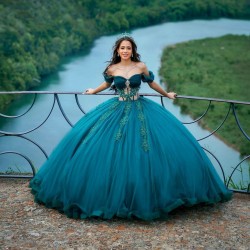 Sheer Bodice Emerald Green Quinceanera Dress Off Shoulder Girls Ball Gown Sweet 16 Dresses Lace Appliques Sweetheart Neck Vestidos De 15 Anos