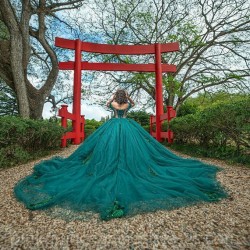 Off Shoulder Emerald Green Quinceanera Dress Girls Ball Gown Sweet 16 Dresses Lace Appliques Sweetheart Neck Vestidos De 15 Anos