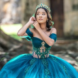 Off Shoulder Emerald Green Quinceanera Dress Sweet 15 Gowns Lace Appliques Wear Pageant Sweetheart Neck 2024 Ball Gown Princess Dresses