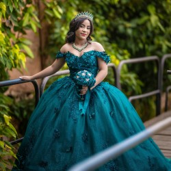 Off Shoulder Emerald Green Quinceanera Dress Sweetheart Neck Vestidos De 15 Anos Lace Appliques 15TH Birthday Dress