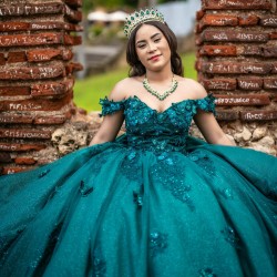 Off Shoulder Emerald Green Quinceanera Dress Sweetheart Neck Vestidos De 15 Anos Lace Appliques 15TH Birthday Dress