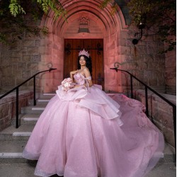 Spaghetti Strap Pink Quinceanera Dress Sequin Sleeveless Vestidos De 15 Anos Sweetheart Neck Tiered Sweet 15 Gowns