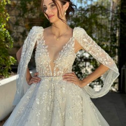 Girls Sweet 16 Dresses Appliques Lace White Quince Dress V Neck Vestidos De 15 Anos Sequin Wear Pageant With Cape Sleeve