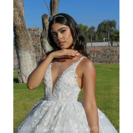 Sleeveless White Quinceanera Dresses V Neck 2024 Ball Gown Princess Dress Lace Appliques Sweet 15 Prom Party Dress