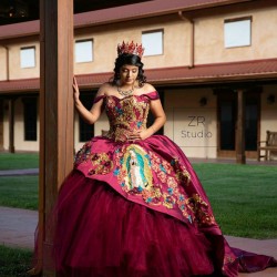 Sweetheart Neck Burgundy Quinceanera Dress Instagram Gowns Embroidered Girls Sweet 16 Dresses Off Shoulder Wear Pageant