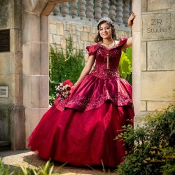 Sweetheart Neck Burgundy Quinceanera Dress Instagram Gowns Lace Appliques Girls Sweet 16 Dresses Off Shoulder Wear Pageant