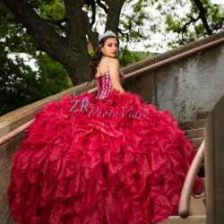 Sleeveless Burgundy Ruffled Quinceanera Dress 15 Birthday Party Robe Sequin Instagram Crystal Gowns Girls Sweet 16 Dresses