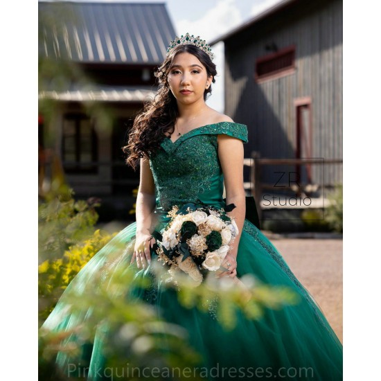 Off Shoulder Emerald Green Quinceanera Dress Vestidos De 15 Anos V Neck Women 2024 Ball Gown Lace Appliques Girls Sweet 16 Dresses With Bow