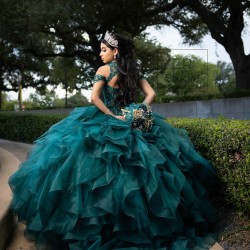 Emerald Green Ruffled Quinceanera Dress Off Shoulder Vestidos De 15 Anos V Neck Women 2024 Ball Gown Crystal Girls Sweet 16 Dresses