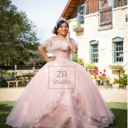 Instagram Gowns Pink Quinceanera Dress Lace Appliques Girls Sweet 16 Dresses Crystal Wear Pageant