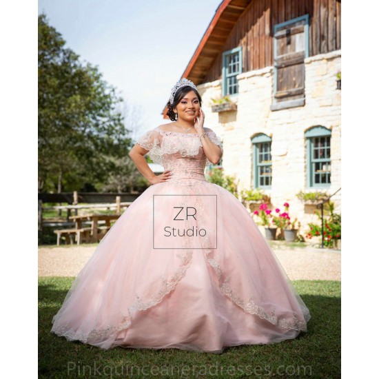 Instagram Gowns Pink Quinceanera Dress Lace Appliques Girls Sweet 16 Dresses Crystal Wear Pageant