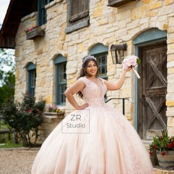 Sleeveless Pink Quinceanera Dress Sequin Instagram Gowns Lace Appliques Girls Sweet 16 Dresses Wear Pageant 15 Birthday Party Robe