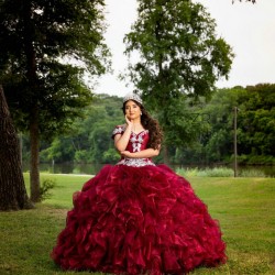 Ruffled Red Quinceanera Dress Off Shoulder Sequin Instagram Gowns Lace Appliques Girls Sweet 16 Dresses Wear Pageant 15 Birthday Party Robe