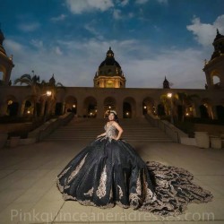 V Neck Sweet 15 Gowns Black Quinceanera Dress Spaghetti Strap Wear Pageant Lace Appliques 2024 Ball Gown Princess Dresses