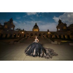 V Neck Sweet 15 Gowns Black Quinceanera Dress Spaghetti Strap Wear Pageant Lace Appliques 2024 Ball Gown Princess Dresses