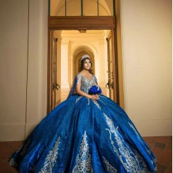 V Neck Blue Quinceanera Dress Cape Sleeve Wear Pageant Sweet 15 Gowns Lace Appliques 2024 Ball Gown Princess Dresses