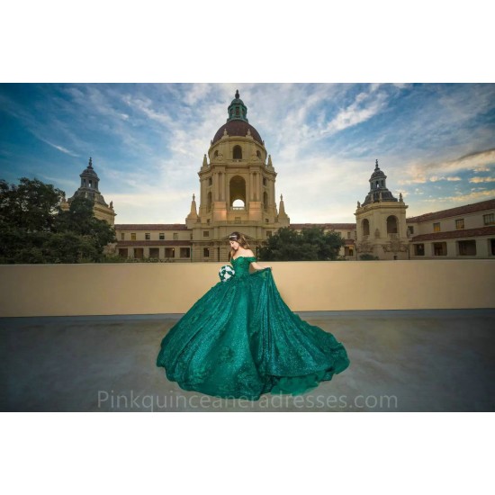 Lace Appliques Emerald Green Quinceanera Dress Off Shoulder 2024 Ball Gown Princess Dresses Wear Pageant V Neck Sweet 15 Gowns