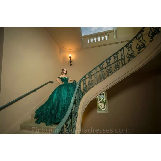 Lace Appliques Emerald Green Quinceanera Dress Off Shoulder 2024 Ball Gown Princess Dresses Wear Pageant V Neck Sweet 15 Gowns