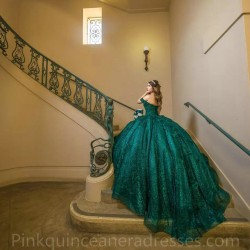 Lace Appliques Emerald Green Quinceanera Dress Off Shoulder 2024 Ball Gown Princess Dresses Wear Pageant V Neck Sweet 15 Gowns