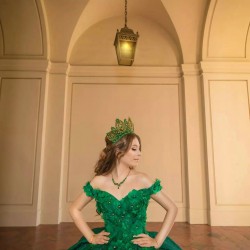 Off Shoulder Emerald Green Quinceanera Dress Wear Pageant Sweetheart Neck Sweet 15 Gowns Lace Appliques 2024 Ball Gown Princess Dresses