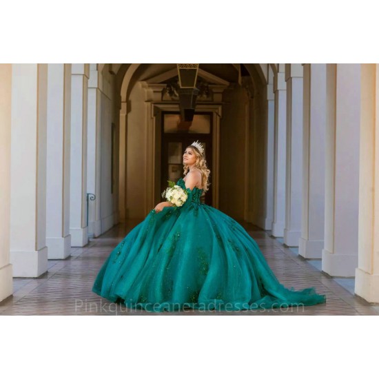 Sleeveless Emerald Green Quinceanera Dress 2024 Ball Gown Princess Dresses Lace Appliques Wear Pageant Sweetheart Neck Sweet 15 Gowns