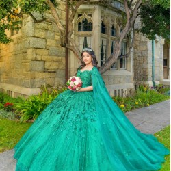 Off Shoulder Emerald Green Quinceanera Dress Sweetheart Sweet 15 Gowns Wear Pageant Lace Appliques 2024 Ball Gown Princess Dresses