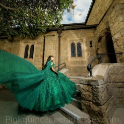 Off Shoulder Emerald Green Quinceanera Dress Sweetheart Sweet 15 Gowns Wear Pageant Lace Appliques 2024 Ball Gown Princess Dresses