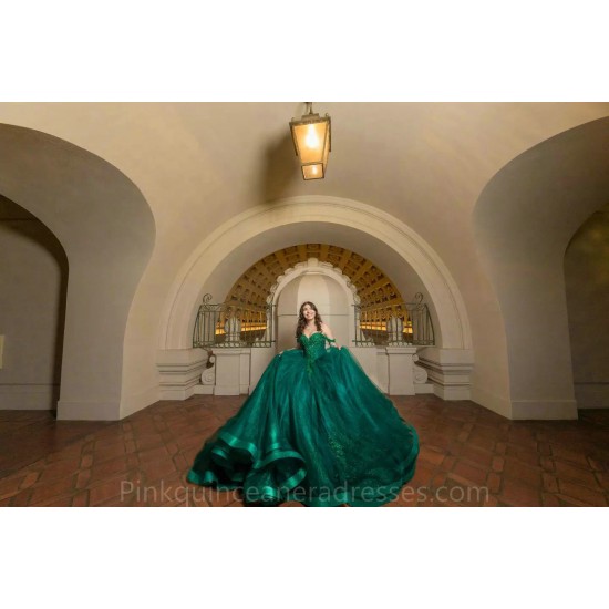 Sweetheart Emerald Green Quinceanera Dress Sweet 15 Gowns Sleeveless Wear Pageant Sequin 2024 Ball Gown Princess Dresses