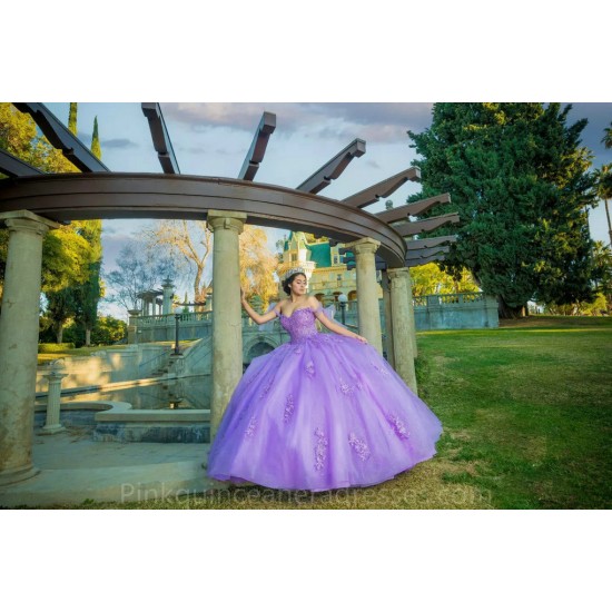 Off Shoulder Lilac Quinceanera Dress Wear Pageant Lace Appliques 2024 Ball Gown Princess Dresses Sweetheart Sweet 15 Gowns