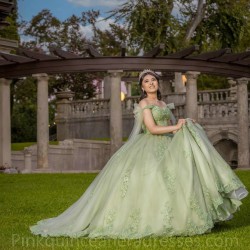 Sweetheart Neck Sage Green Quinceanera Dress Sweet 15 Gowns Wear Pageant Lace Appliques 2024 Ball Gown Princess Dresses With Cape Sleeve