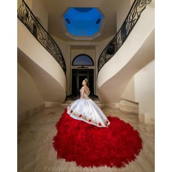 2024 Ball Gown Princess Dresses White On Red Quinceanera Dress Off Shoulder Sweetheart Neck Sweet 15 Gowns Ruffled Wear Pageant