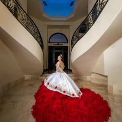 2024 Ball Gown Princess Dresses White On Red Quinceanera Dress Off Shoulder Sweetheart Neck Sweet 15 Gowns Ruffled Wear Pageant