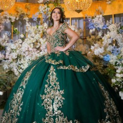 Sweetheart Neck Emerald Green Quince Dress Off Shoulder Instagram Gowns Sequin Lace Appliques Wear Pageant Vestidos De 15 Anos