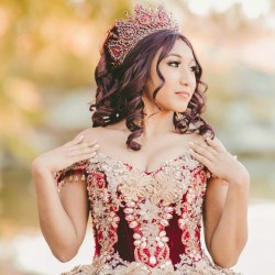 Off Shoulder Burgundy Quinceanera Dress Sweet 15 Gowns Lace Appliques Wear Pageant Sweetheart Neck 2024 Ball Gown Princess Dresses