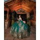 2024 Ball Gown Princess Dresses Emerald Green Quinceanera Dress Off Shoulder Sweet 15 Gowns Lace Appliques Sweetheart Neck Wear Pageant 