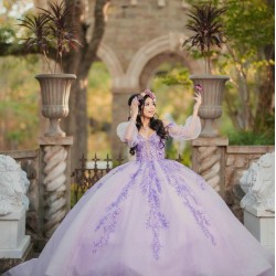 Long Sleeve Lilac Quinceanera Dress Sweet 15 Gowns Lace Appliques Wear Pageant Sweetheart Neck 2024 Ball Gown Princess Dresses