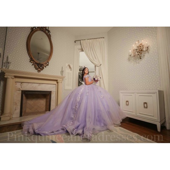 Off Shoulder Lilac Quinceanera Dress Sweet 15 Gowns Lace Appliques Wear Pageant Sweetheart Neck Birthday Party Dresses