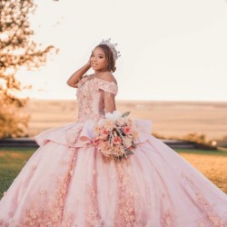 Off Shoulder Pink Quinceanera Dress Vestidos De 15 Anos V Neck Girls Sweet 16 Dresses Lace Appliques 2024 Wear Pageant