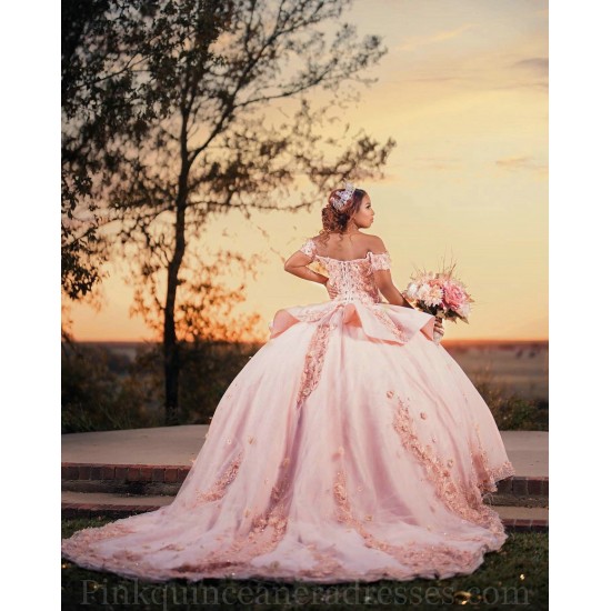 Off Shoulder Pink Quinceanera Dress Vestidos De 15 Anos V Neck Girls Sweet 16 Dresses Lace Appliques 2024 Wear Pageant