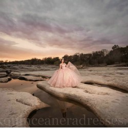 Pink Quinceanera Dress Sleeveless Sweet 15 Gowns Lace Appliques Wear Pageant Sweetheart Neck 2024 Ball Gown Princess Dresses