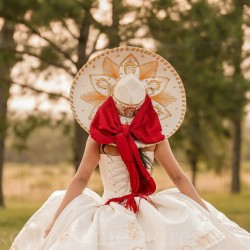 Sleeveless Red On White Quince Dress Ruffled Wear Pageant Sweet 15 Gowns Sweetheart Neck Birthday Party Dresses