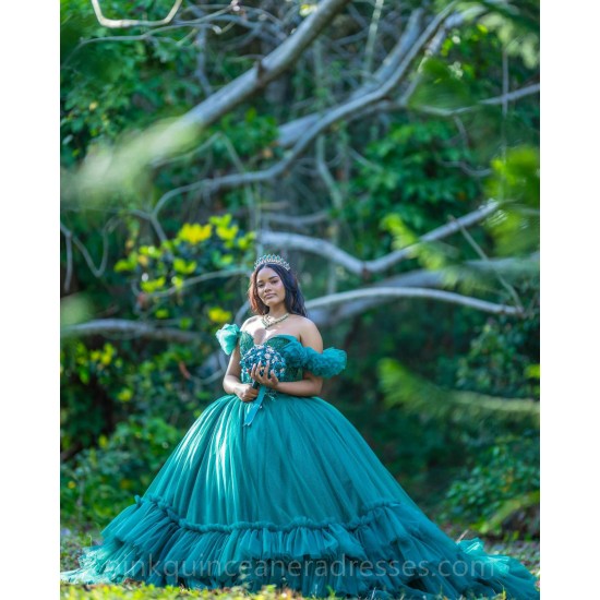 Off Shoulder Emerald Green Quinceanera Dress Sweetheart Neck Girls Sweet 16 Dresses Vestidos De 15 Anos Ruffled Wear Pageant