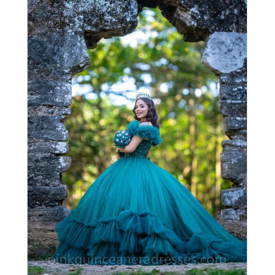 V Neck Emerald Green Quinceanera Dress Girls Sweet 16 Dresses Puff Sleeve Vestidos De 15 Anos Ruffled Wear Pageant Gowns