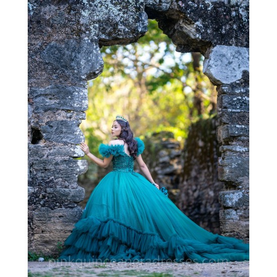 V Neck Emerald Green Quinceanera Dress Girls Sweet 16 Dresses Puff Sleeve Vestidos De 15 Anos Ruffled Wear Pageant Gowns