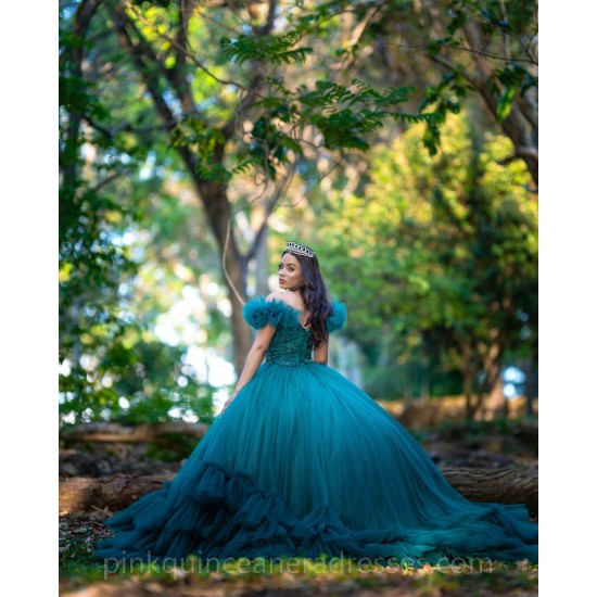 V Neck Emerald Green Quinceanera Dress Girls Sweet 16 Dresses Puff Sleeve Vestidos De 15 Anos Ruffled Wear Pageant Gowns